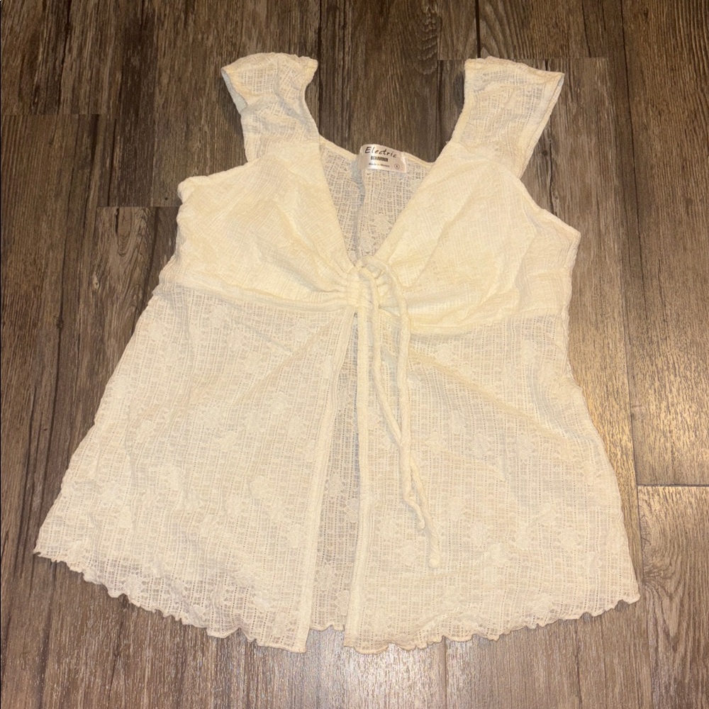 Cream Lace Sleeveless Top